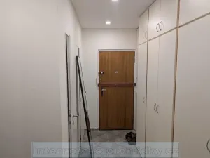 Pronájem bytu 2+kk, Praha - Kobylisy, Rajmonova, 46 m2