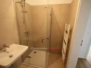 Pronájem bytu 1+kk, Znojmo, Jarošova, 29 m2