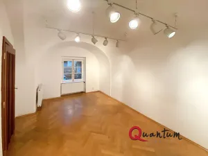 Pronájem kanceláře, Praha - Hradčany, Loretánské náměstí, 18 m2