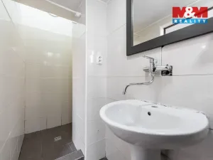 Pronájem bytu 1+1, Karlovy Vary, Jaltská, 42 m2