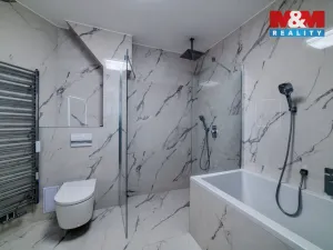 Prodej bytu 4+1, Cheb, Májová, 121 m2