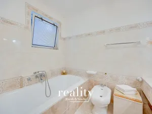 Prodej rodinného domu, Hodonice, 480 m2