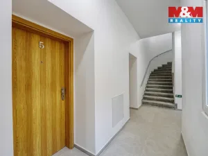 Pronájem bytu 1+1, Plzeň - Jižní Předměstí, Husova, 34 m2