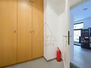 Pronájem obchodního prostoru, Praha - Vršovice, Černomořská, 364 m2