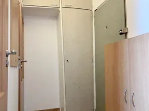 Pronájem bytu 1+1, Praha - Kobylisy, Košťálkova, 35 m2