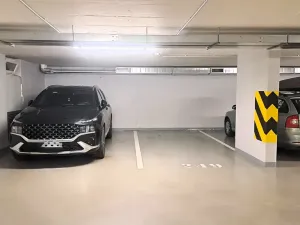 Pronájem garážového stání, Praha - Háje, Jurkovičova, 16 m2