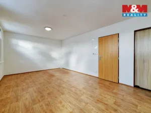 Pronájem bytu 1+kk, Cheb, Svobody, 28 m2