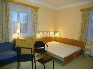 Pronájem bytu 1+1, Praha - Břevnov, Nad Kajetánkou, 38 m2