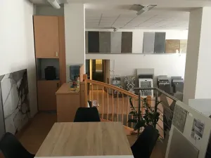 Pronájem obchodního prostoru, Brno, Valchařská, 100 m2
