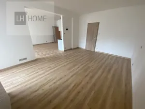 Prodej obchodního prostoru, Karlovy Vary, 76 m2