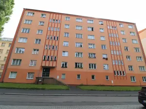 Prodej bytu 3+1, Karlovy Vary, Krymská, 68 m2