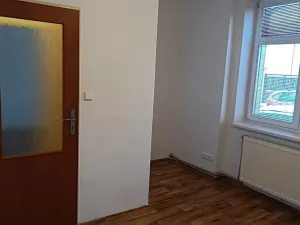 Pronájem bytu 3+kk, Praha - Kobylisy, Bořanovická, 50 m2