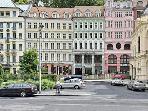 Prodej obchodního prostoru, Karlovy Vary, Divadelní náměstí, 100 m2