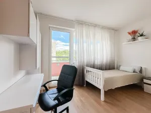 Prodej bytu 2+kk, Praha - Horní Měcholupy, Modenská, 54 m2