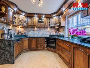 Prodej rodinného domu, Karlovy Vary - Stará Role, Nové domky, 152 m2