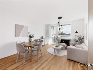 Prodej bytu 4+kk, Praha - Kobylisy, Třebenická, 73 m2