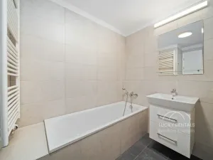 Pronájem bytu 2+kk, Praha - Chodov, Líbalova, 58 m2