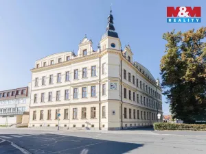 Prodej bytu 4+kk, Klatovy - Klatovy III, Husovo náměstí, 78 m2