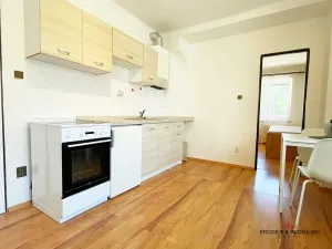 Pronájem bytu 1+1, Praha - Libeň, Za vodárnou, 30 m2