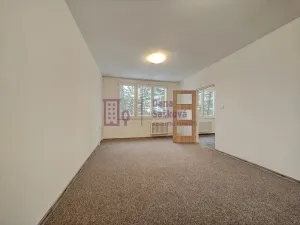 Pronájem bytu 2+1, Jindřichův Hradec, sídliště Vajgar, 61 m2