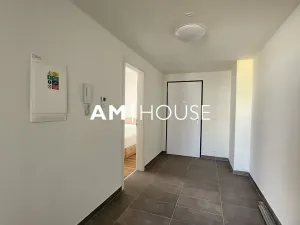 Pronájem bytu 2+kk, Praha - Vysočany, Smržových, 52 m2