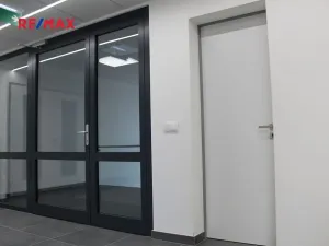 Pronájem kanceláře, Praha - Dolní Měcholupy, Ke Kablu, 39 m2