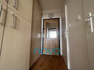 Pronájem bytu 2+kk, Praha - Modřany, Vazovova, 47 m2