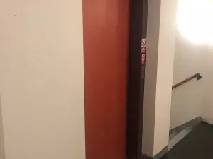 Pronájem garážového stání, Praha - Vinohrady, Hradecká, 12 m2