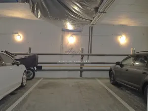 Pronájem garážového stání, Brno, 15 m2