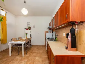 Pronájem bytu 2+1, Praha - Kobylisy, U třešňovky, 68 m2