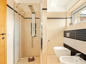 Prodej rodinného domu, Doksy, Severní, 342 m2