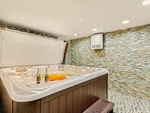 Prodej rodinného domu, Doksy, Severní, 342 m2