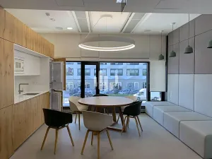 Pronájem kanceláře, Praha - Karlín, Rohanské nábřeží, 467 m2