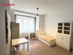 Prodej bytu 1+1, Praha - Holešovice, Stupkova, 55 m2