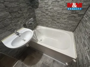 Pronájem bytu 1+kk, Ústí nad Labem - Krásné Březno, Žežická, 35 m2