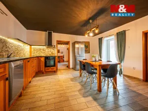 Prodej rodinného domu, Zvěstov, 217 m2