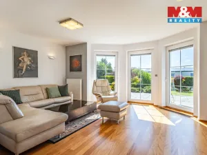 Prodej rodinného domu, Veltrusy, U Stadionu, 180 m2