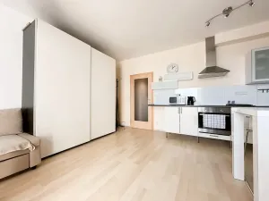 Pronájem bytu 1+kk, Praha - Letňany, Miroslava Hajna, 37 m2