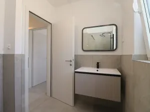 Prodej bytu 3+kk, Tribunj, Chorvatsko, 91 m2