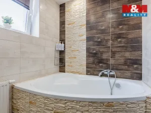 Prodej rodinného domu, Loza, 189 m2