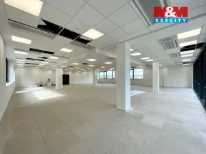 Pronájem obchodního prostoru, Brno - Lesná, Okružní, 275 m2