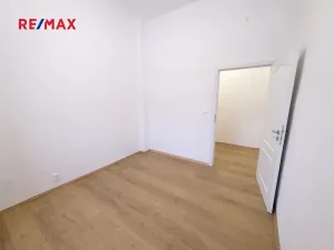 Pronájem bytu 2+kk, Praha - Libeň, Chlumčanského, 34 m2