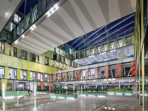 Pronájem kanceláře, Praha - Karlín, Karolinská, 886 m2