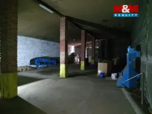 Pronájem skladu, Doksy, Valdštejnská, 1730 m2