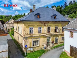 Prodej rodinného domu, Úterý, 677 m2