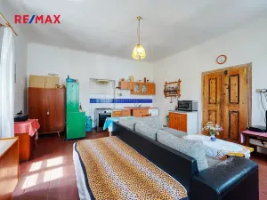 Prodej rodinného domu, Úterý, 677 m2