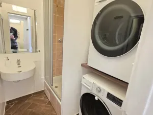 Pronájem bytu 1+kk, Praha - Holešovice, Františka Křížka, 26 m2