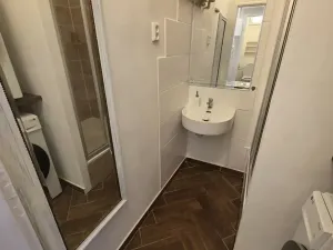 Pronájem bytu 1+kk, Praha - Holešovice, Františka Křížka, 26 m2