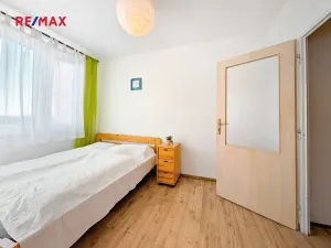 Pronájem bytu 1+kk, Praha - Černý Most, Doležalova, 33 m2