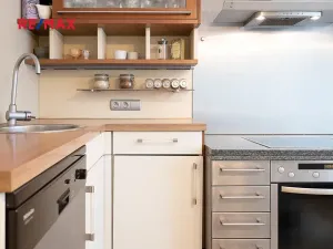 Prodej bytu 2+kk, Praha - Holešovice, Tovární, 77 m2